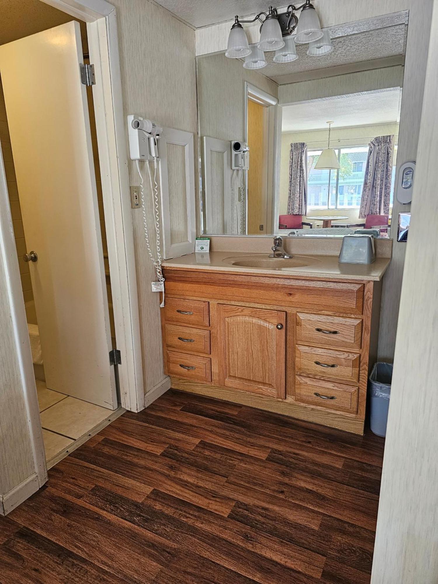 Travelodge By Wyndham Mackinaw City Esterno foto