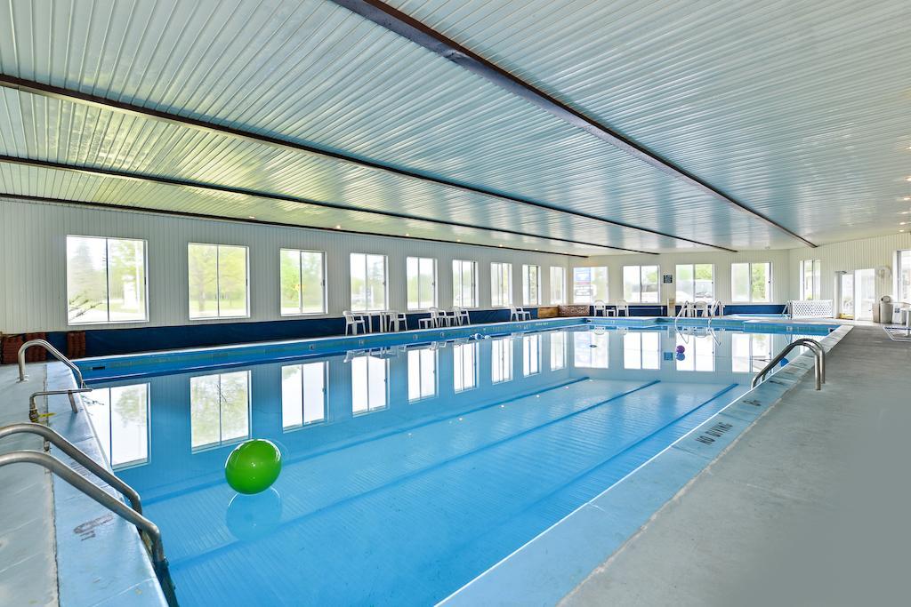 Travelodge By Wyndham Mackinaw City Esterno foto