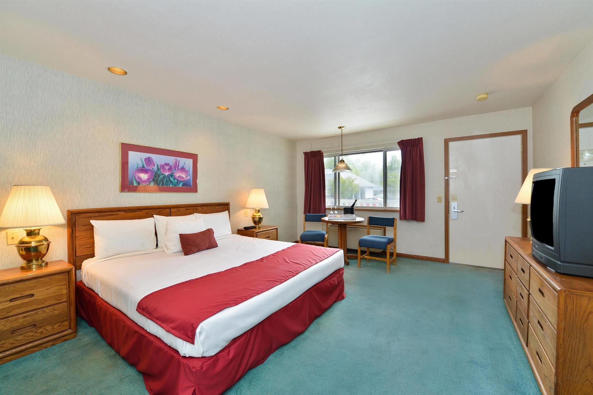 Travelodge By Wyndham Mackinaw City Esterno foto