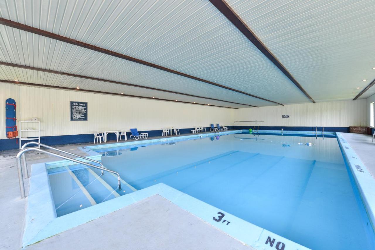 Travelodge By Wyndham Mackinaw City Esterno foto